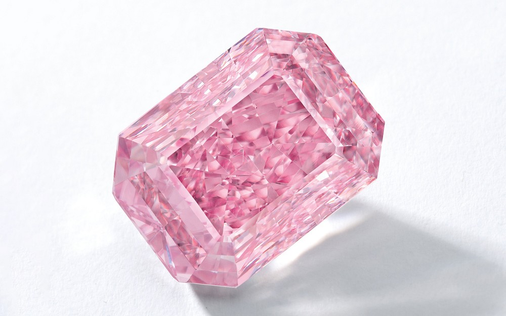 Sotheby’s香港珠宝秋拍，一颗10.64ct紫粉色钻石2000万美元成交