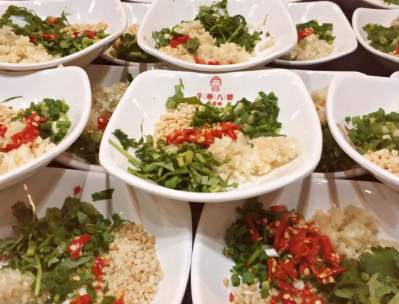 牛华八婆舌尖上的中国,牛华八婆麻辣烫二十四城店