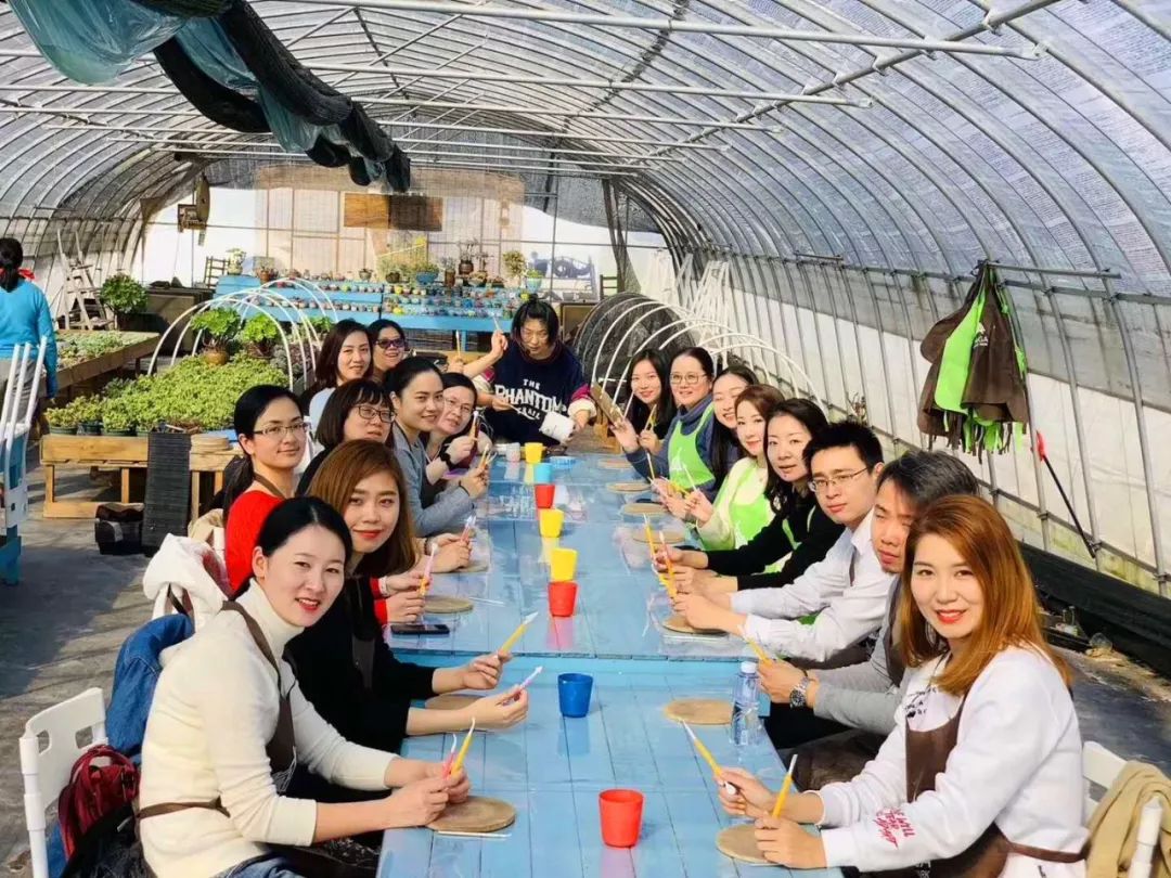 不靠娱乐设施、不接待散客、不主动宣传，这个庄园依然被引爆