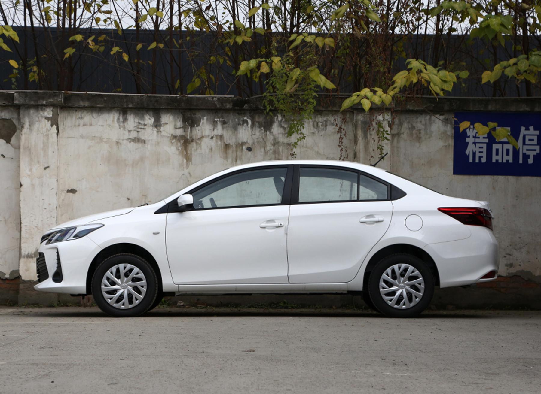 丰田威驰车空间怎么样,丰田威驰手动挡的油耗