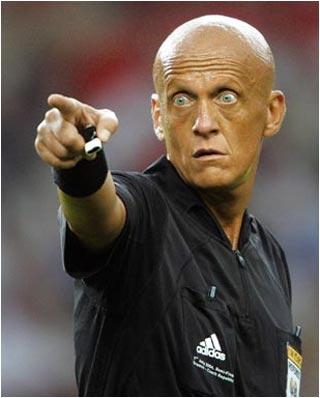 足球常见犯规动作以及判罚,足球几种判罚情况的视频