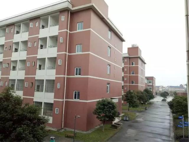 四川育英医养好就业吗,成都医学院附属护士学校好不好