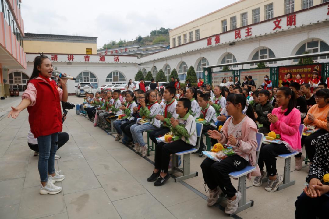 爱心团队助山区孩子圆梦,手拉手圆梦微心愿