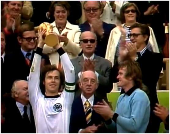 荷兰全攻全守打法是什么阵型,意大利的防守反击荷兰的全攻全守