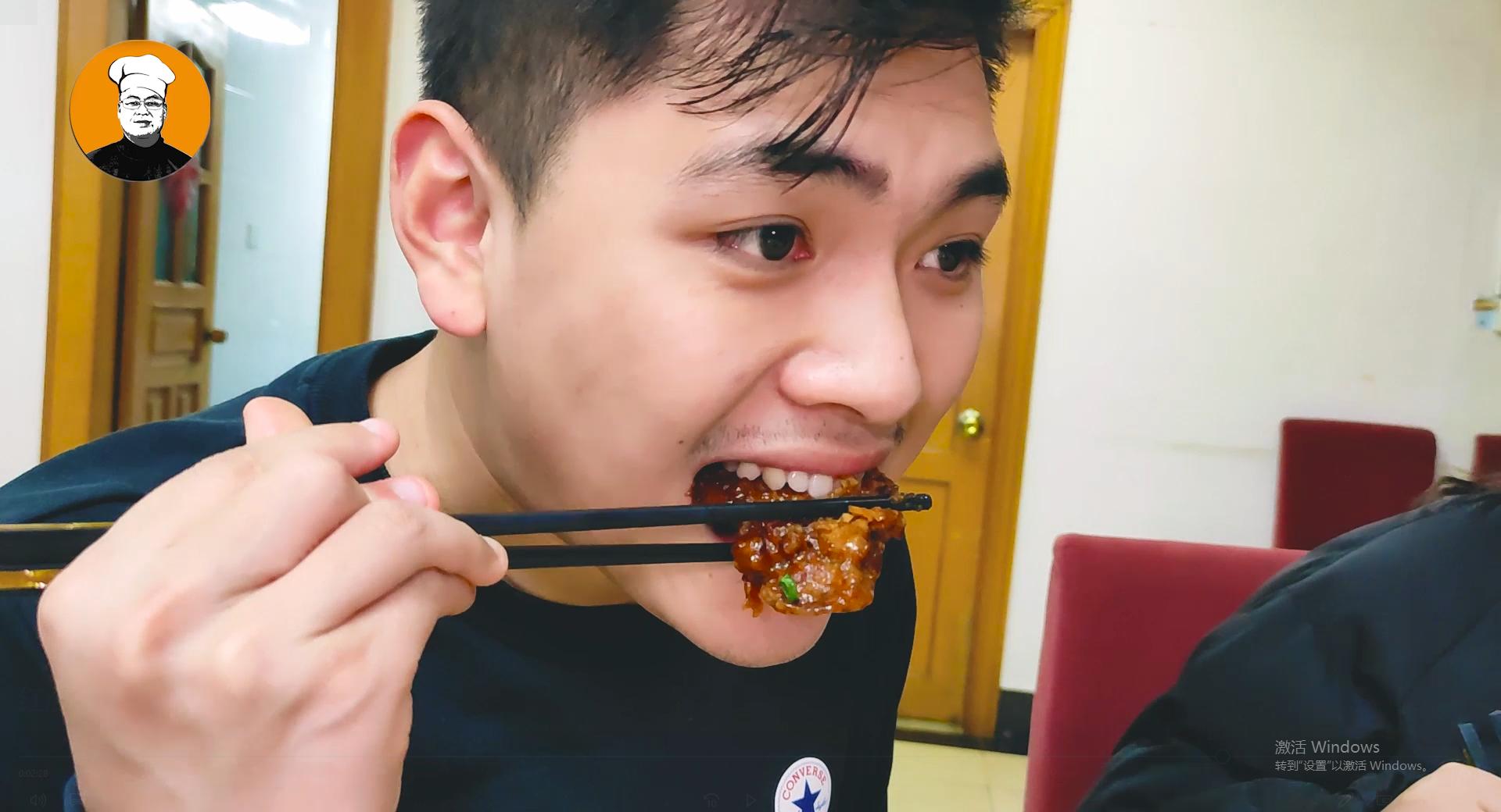 在家也能做大厨，红烧大排正确做法，鲜嫩入味，连吃3块不会腻