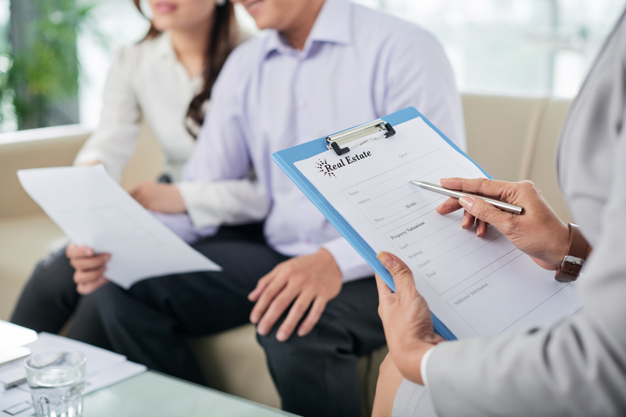 复旦美女硕士做房产中介的叫什么,复旦女学生加盟房产中介