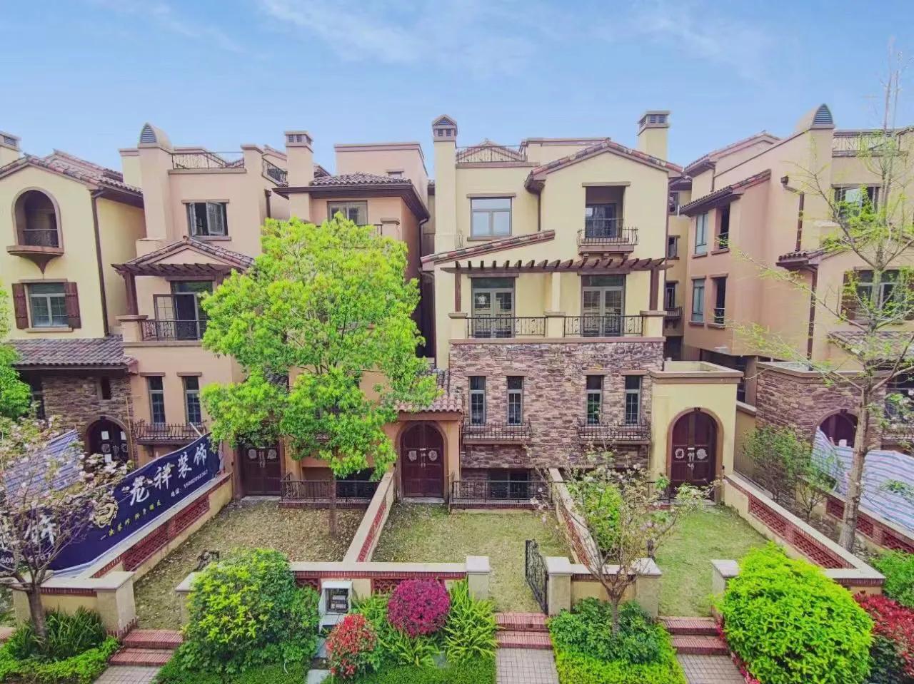 蔚蓝卡地亚天府新区豪宅,天府大道南段蔚蓝卡地亚