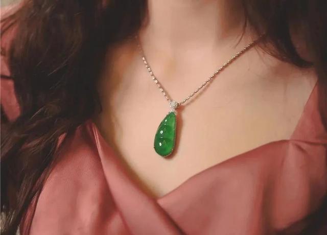 翡翠原石真的值钱吗,翡翠原石和普通石头区别