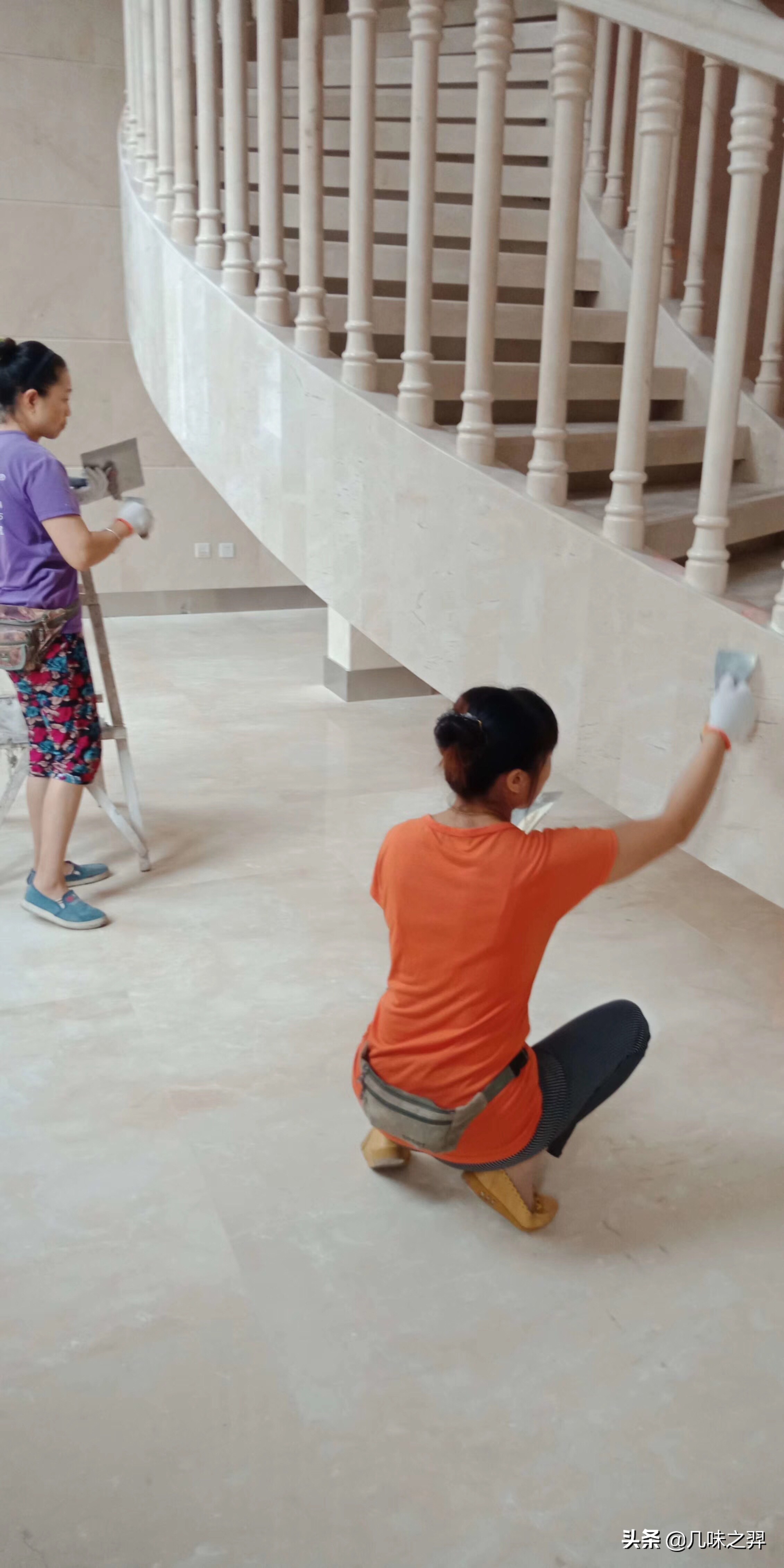 装修选择旋转楼梯好还是直楼梯好,旋转楼梯好还是直角楼梯好