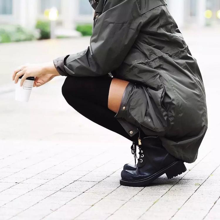 下雨天该不该穿aj,适合在雨天穿的aj