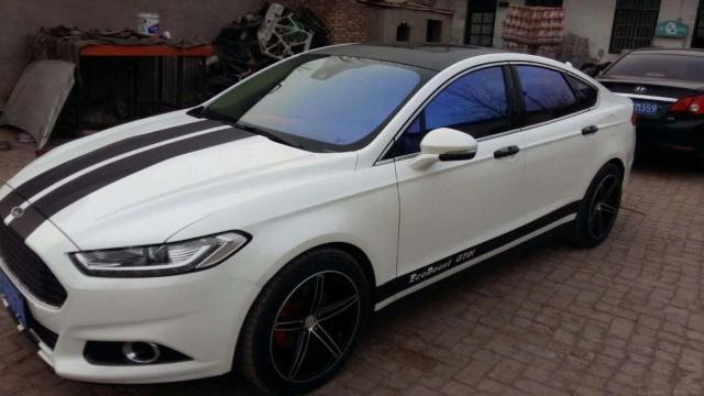 交警提醒：新车贴膜需注意！一旦贴了这2种膜，年检很可能过不了