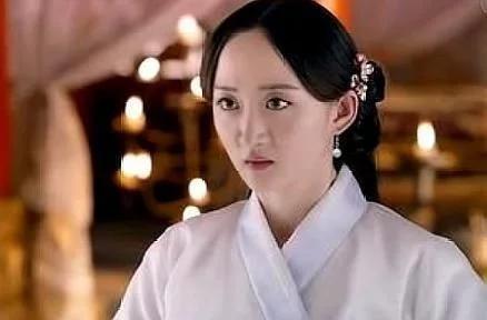 三生三世剧中的四个侍女，奈奈忠心，辛奴恶毒，而她心思最复杂