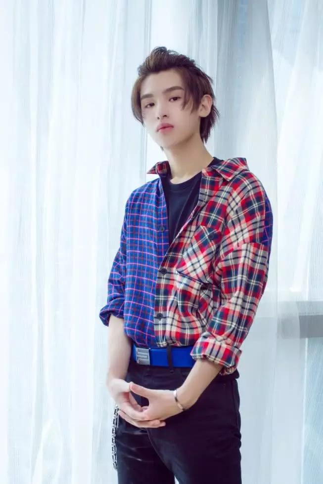 今年流行秋装明星同款,超薄明星同款春装