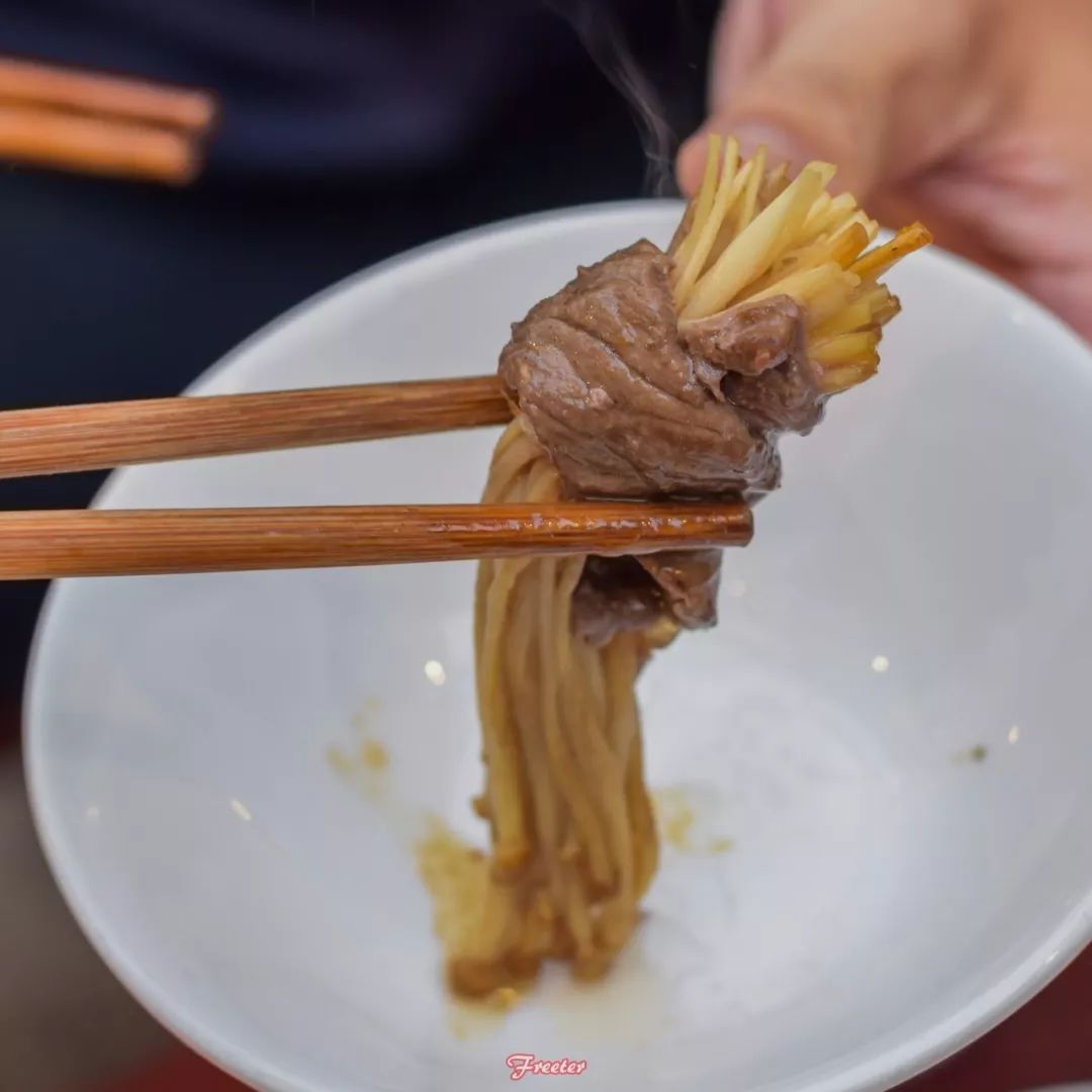 瓦片烤肉是哪里的,正宗瓦片烤肉