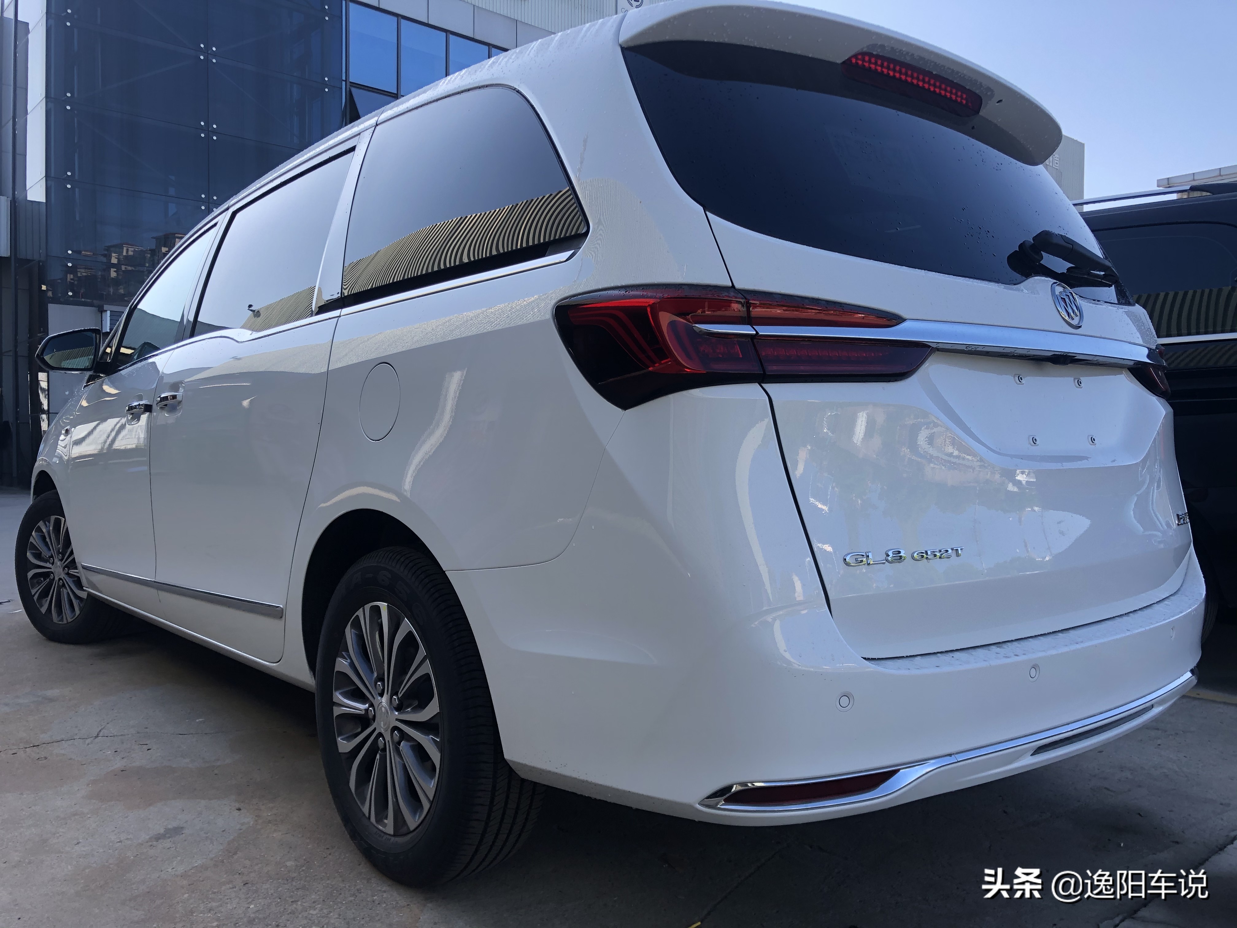 别克胖头鱼gl8哪一款值得买,别克gl8胖头鱼白色