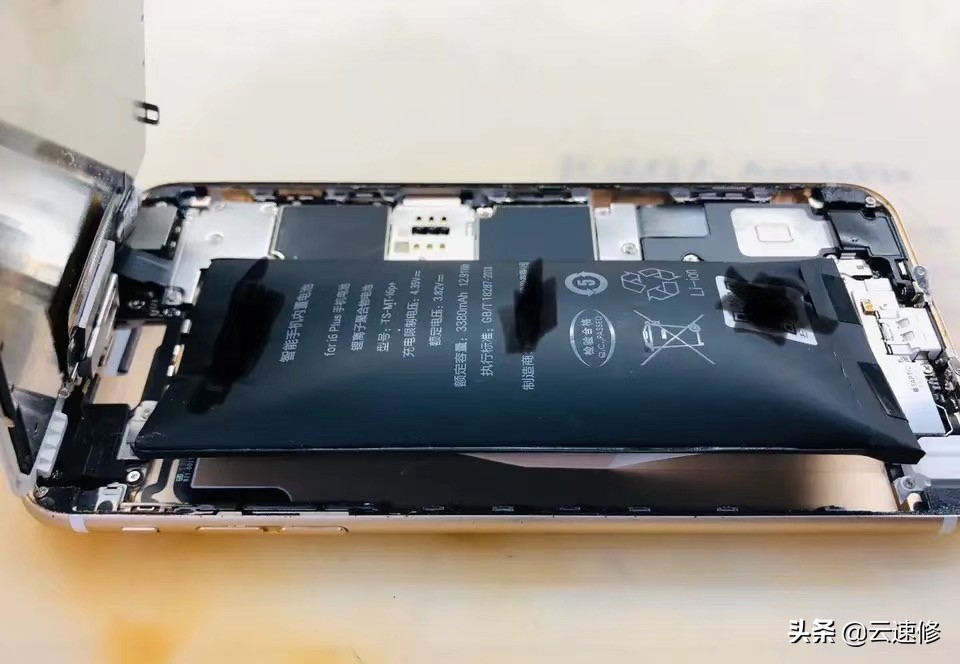 手机不开机了是电池坏了吗,手机无电池自动开机