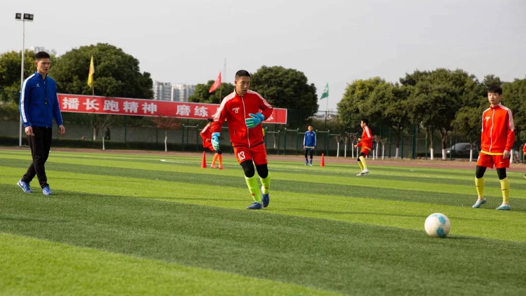 赞！绵中英才被授予“绵阳市校园足球示范学校”荣誉称号