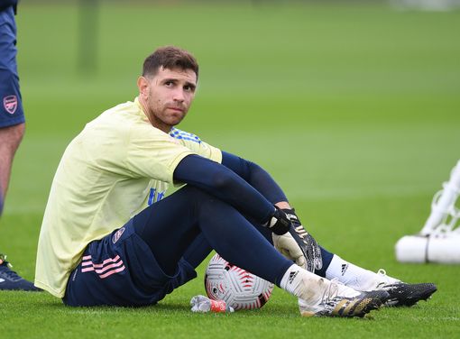 转会快报，阿森纳不留门将，吉鲁取代伊瓜因，利物浦新星准备离队