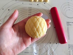 港式经典菠萝包,奶香浓郁酥脆松软,教你制作正宗的港式菠萝包