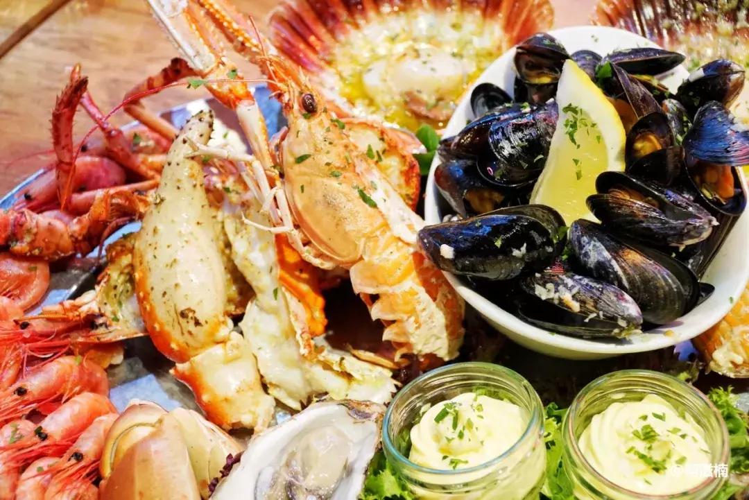 为了吃世界上最好吃的青花鱼，我飞去了挪威，光是捕捞船价值4亿