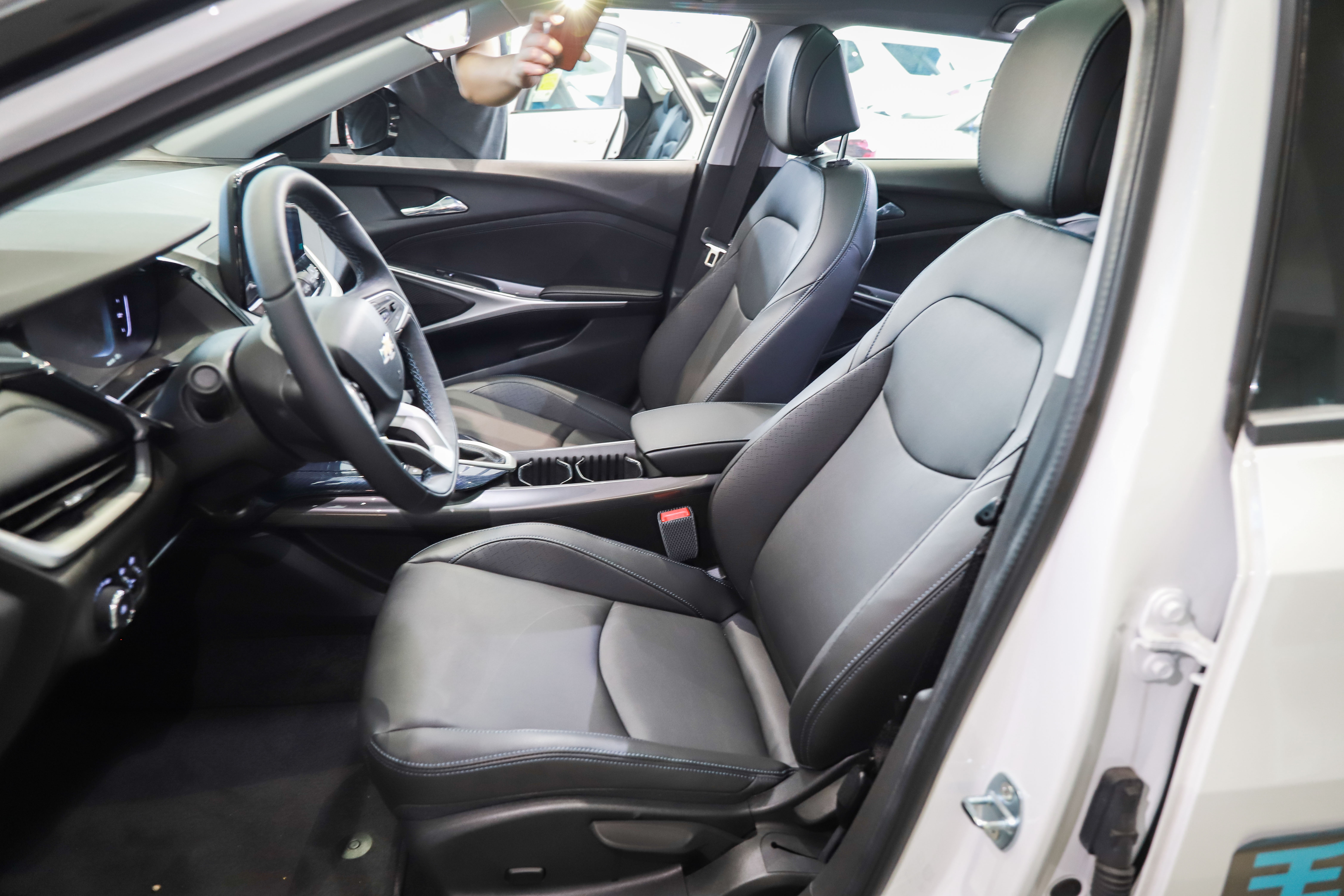 雪佛兰畅巡哪个牌子好,雪佛兰新能源车畅巡是什么价位