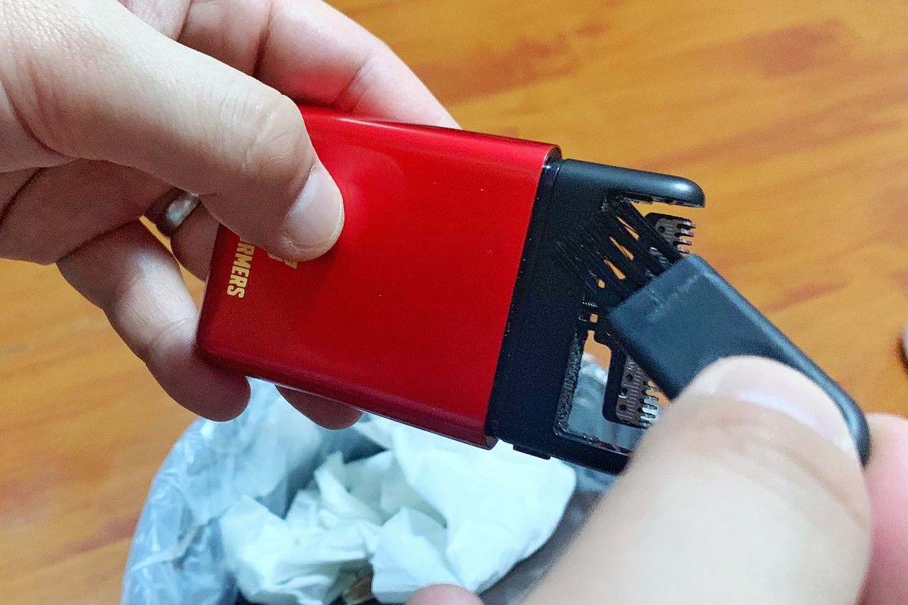 当钢丝遇到变形金刚联名款剃须刀---体验铜师傅便携剃须刀