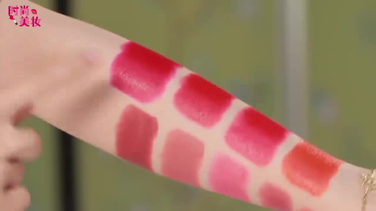 gucci唇膏黑碎花,gucci唇膏透明难闻