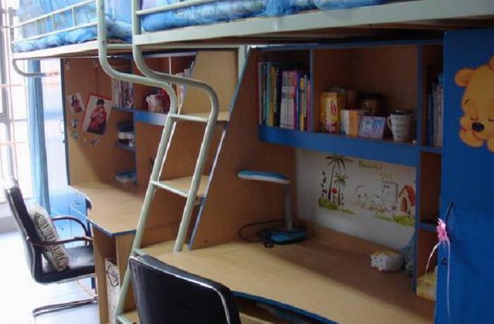 7人寝室被孤立,7人间的宿舍被吐槽