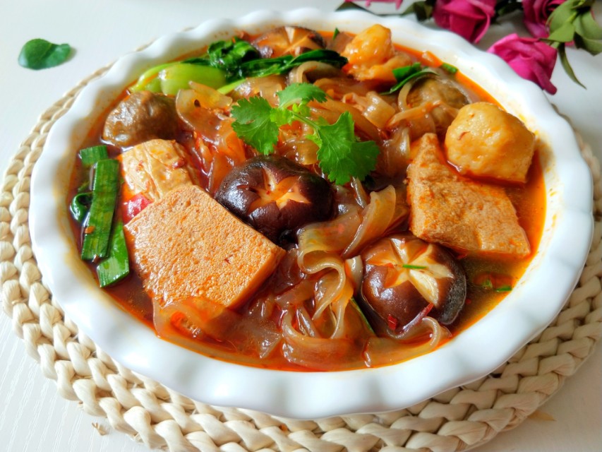 麻辣烫自己在家做干净又卫生,在家自己做麻辣烫火锅的家常做法