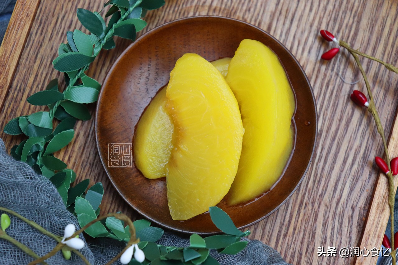 自制黄桃罐头煮和蒸之前，都不能少了这一步，怪不得桃肉酸坏得快