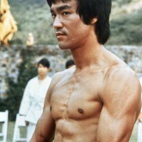 c罗评价李小龙的肌肉,c罗蝴蝶背vs李小龙