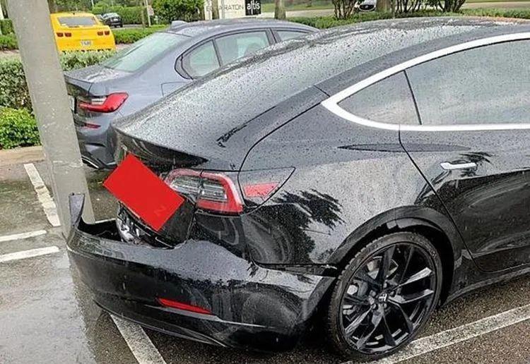 特斯拉碰撞召回,特斯拉回应车辆行驶中天窗脱落