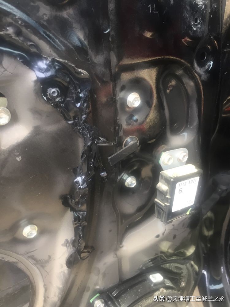 化州7哥翻新12代皇冠多少钱,11年丰田皇冠内饰翻新