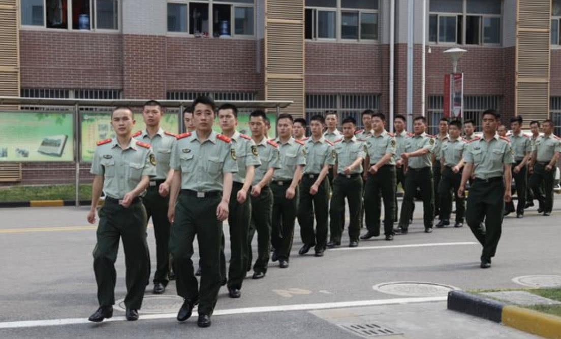 普通士兵多久能升到上将,普通士兵军衔晋升年限是多少年