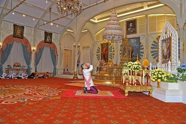 皇帝也会被骗？泰国镇国至宝，价值20亿的翡翠佛很可能不是翡翠