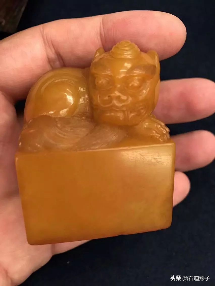 天价田黄石拍出史上最贵价格,田黄石每克3万真假田黄