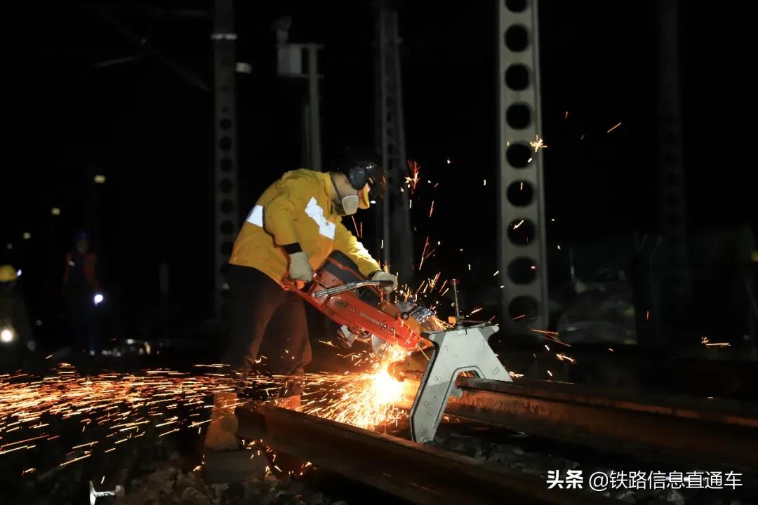 渝怀铁路涪陵至梅江段,渝怀铁路涪陵站