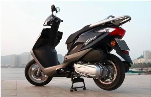 五羊本田125踏板最新款落地价,五羊本田踏板125哪款最省油震动小