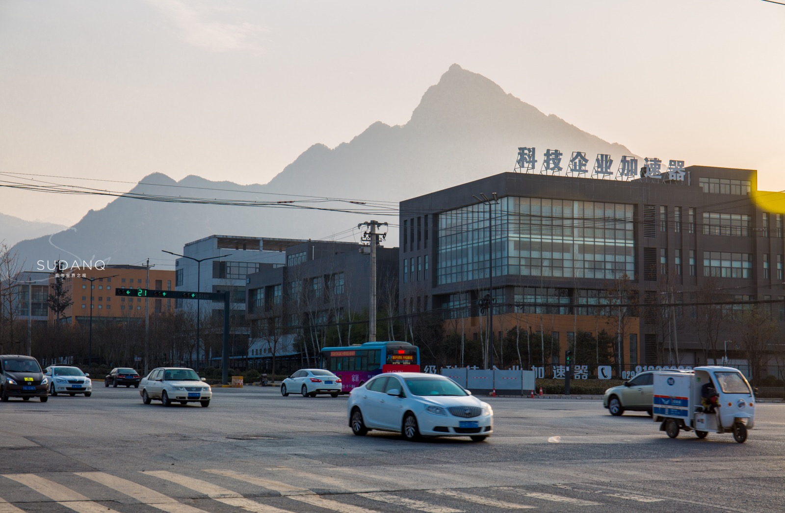 西安高新区真是块宝地，资源丰富实力雄厚，还有千年历史古迹