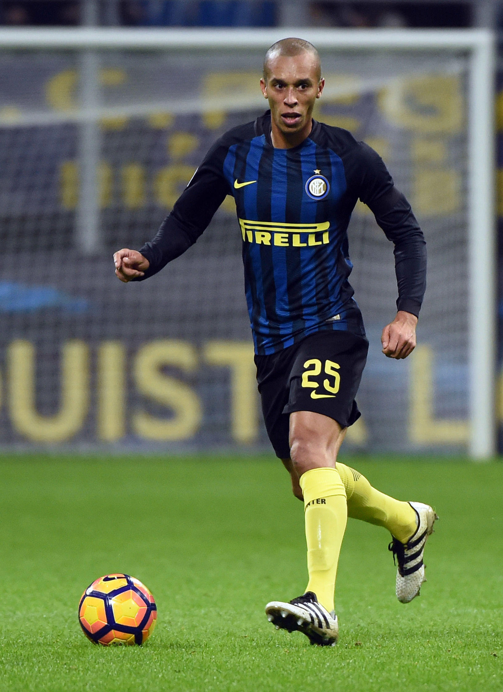 国际米兰2002赛季图片,意甲国际米兰高清图片