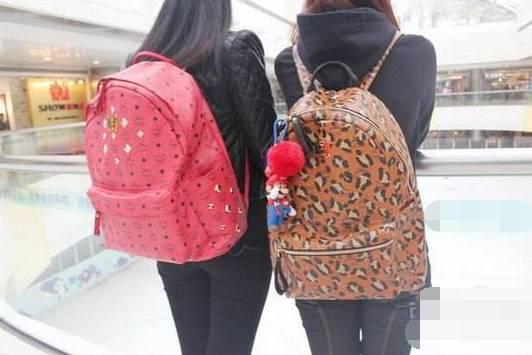 男朋友送女孩子包什么意思,男朋友送女朋友包代表什么