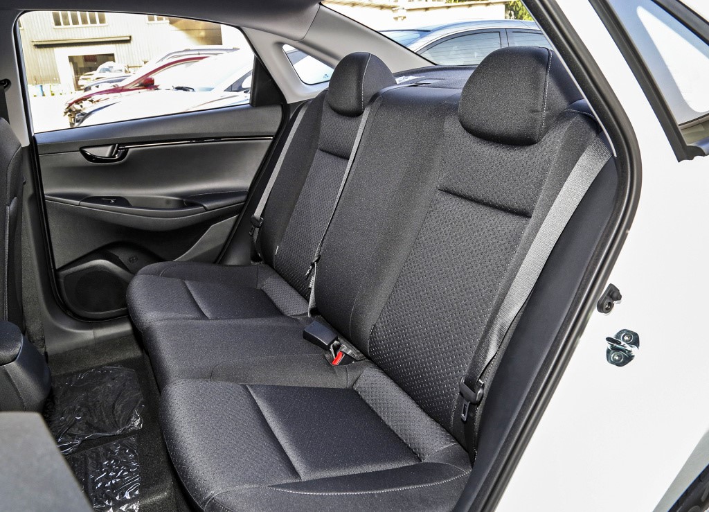 油耗6万元的车,油耗低自动挡价格便宜的车