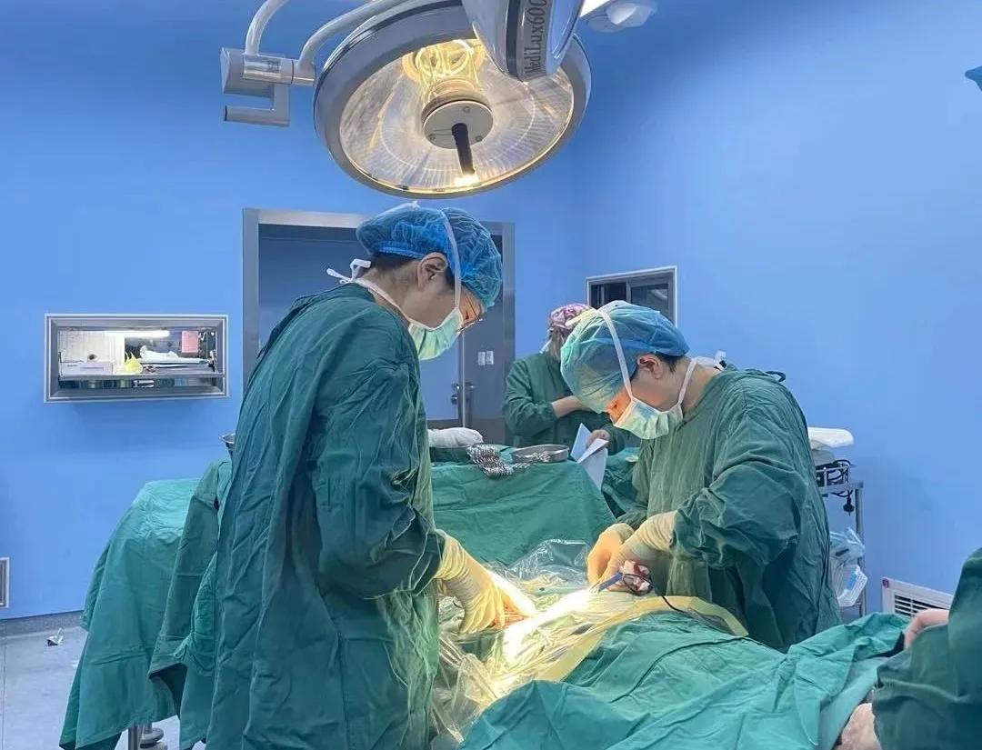 抢救脐带脱垂,产妇脐带脱垂7分钟紧急接力