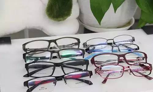 开个眼镜店需要加盟吗,没有什么经验可以开眼镜店吗