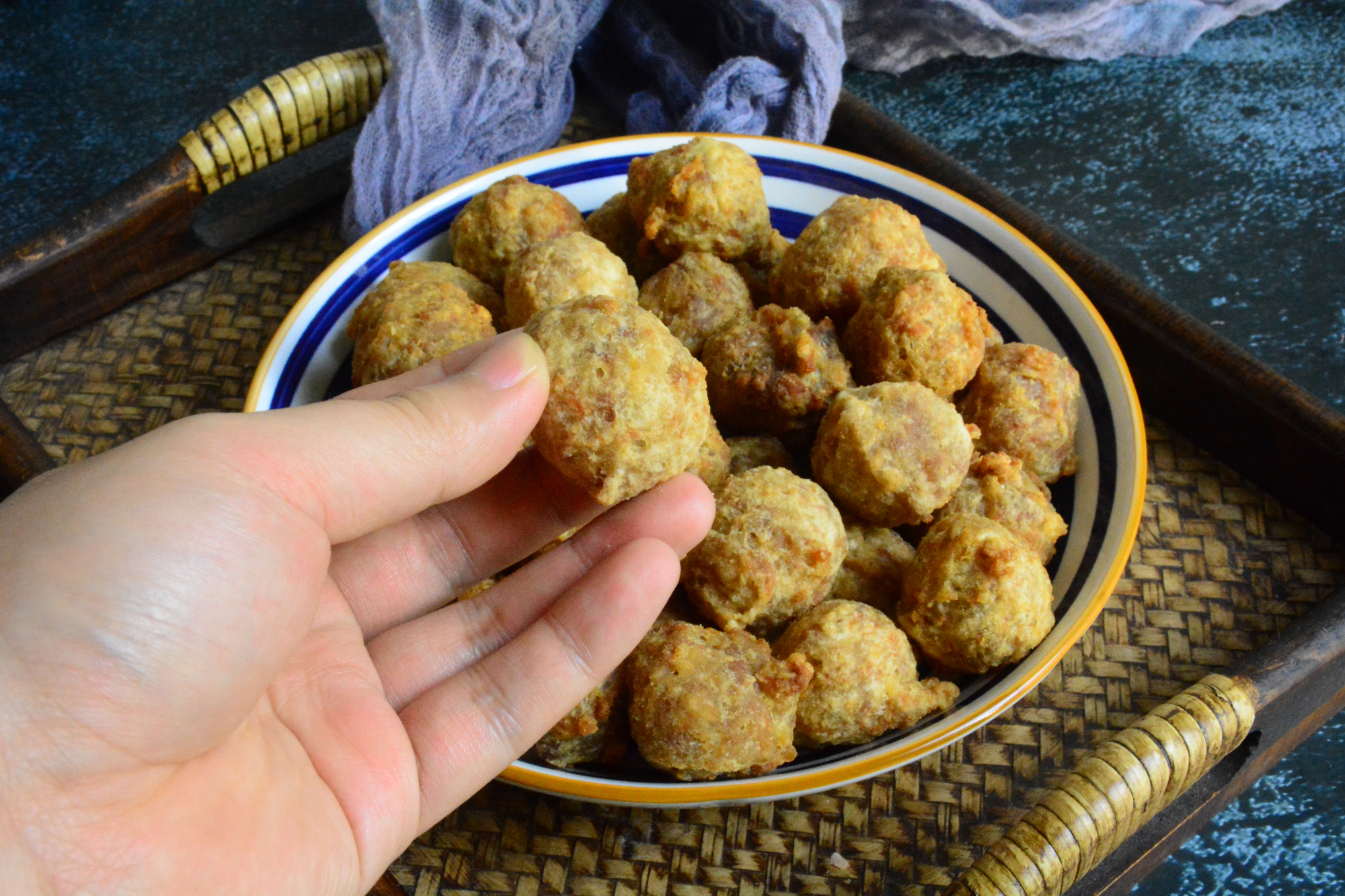 教你炸丸子姥姥传的秘方又酥又脆,酥脆炸丸子各种做法