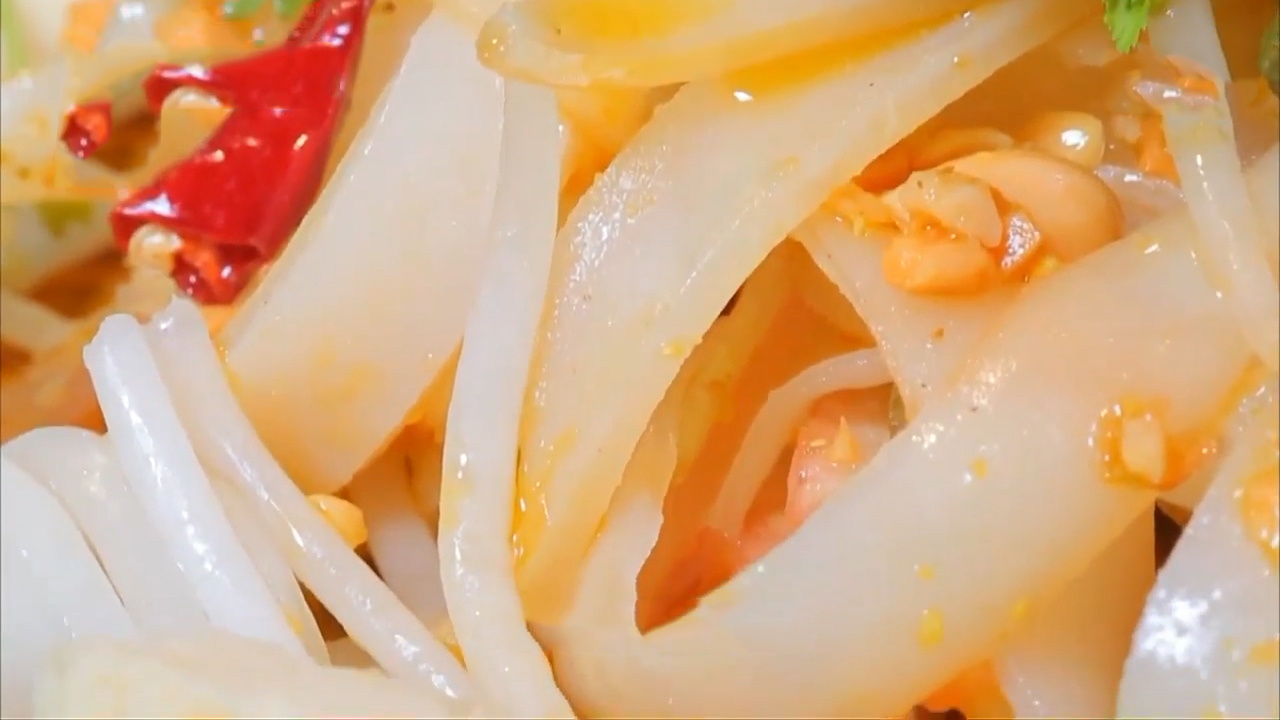 如何自制凉皮凉了也劲道,自制凉皮怎么做又滑又劲道