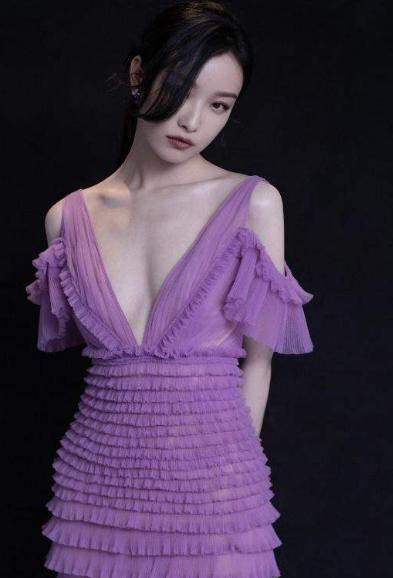 倪妮连体连衣裤,倪妮吊带连身裙