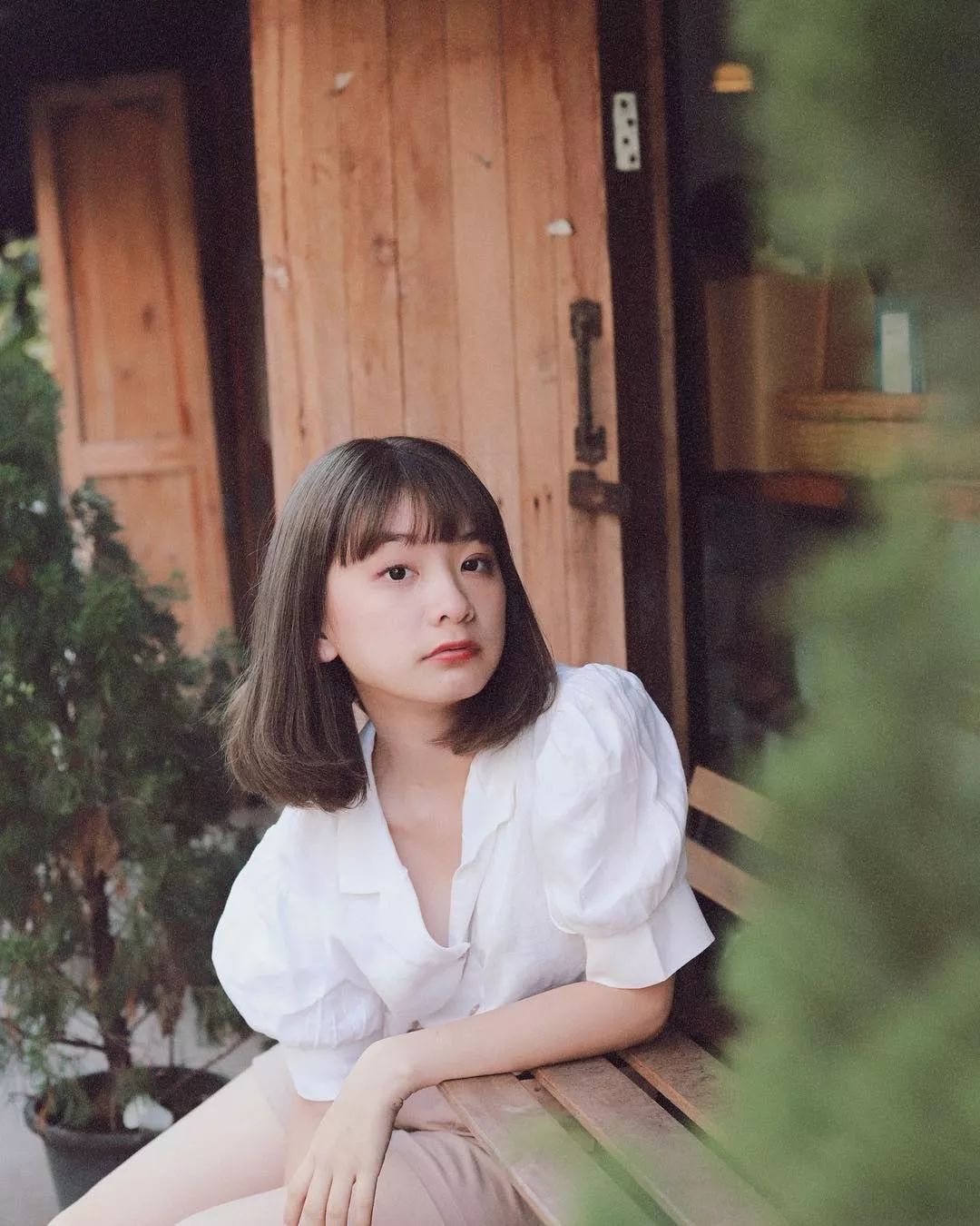 夏季穿亚麻的衣服好还是纯棉的好,亚麻面料夏天穿真的特别舒适透气