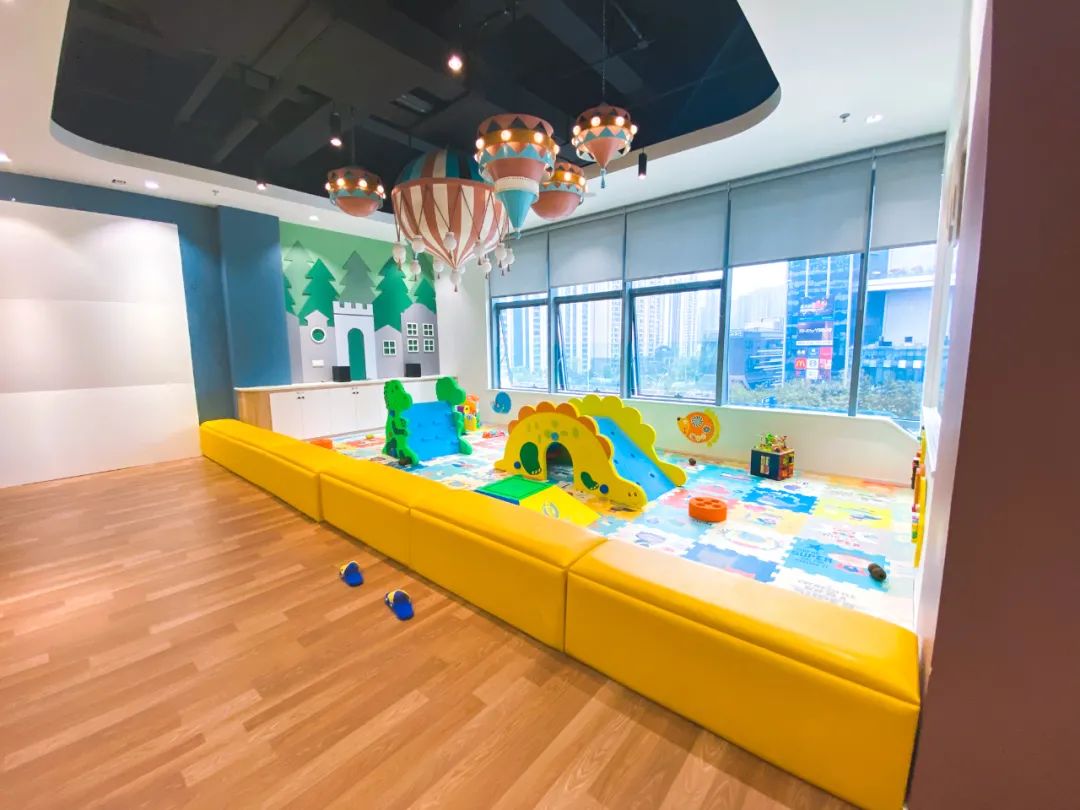 和娃一起学游泳,这家亲子游泳馆真的适合遛娃