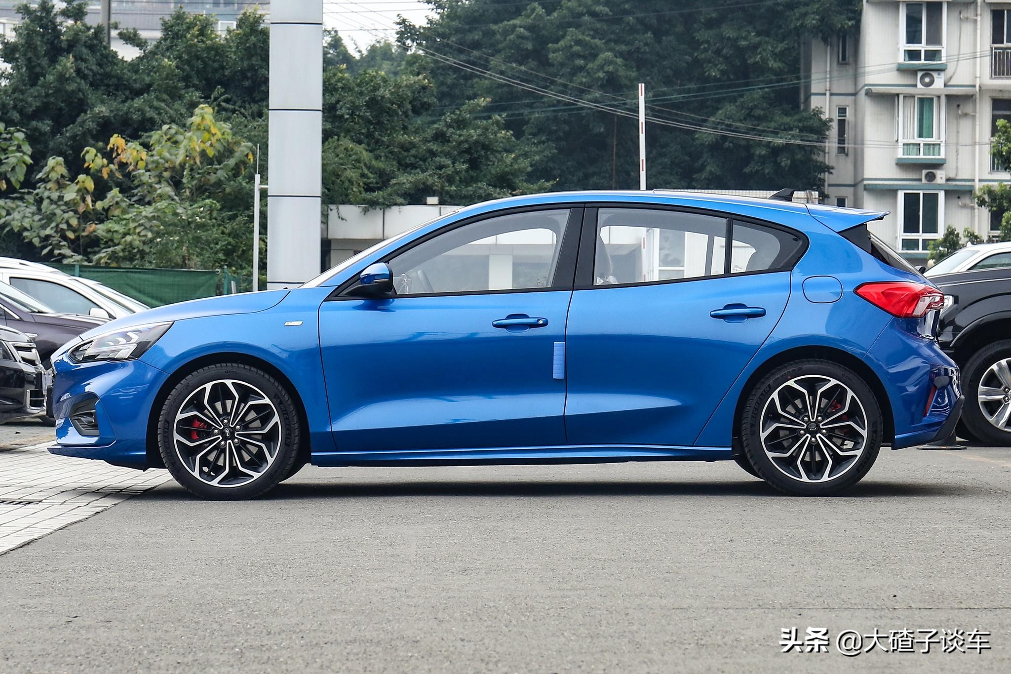 福克斯两厢经典1.8手动变速箱,经典福克斯两厢1.8手动可以跑多快